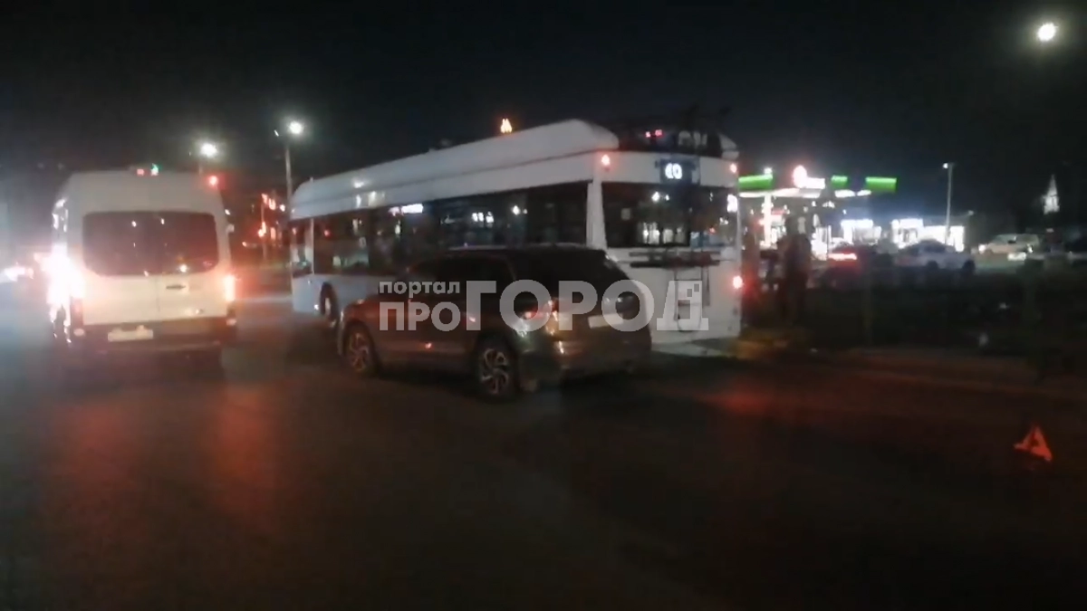 ДТП с общественным транспортом, награждение педагога и памятник героям СВО: главные новости за 26 сентября
