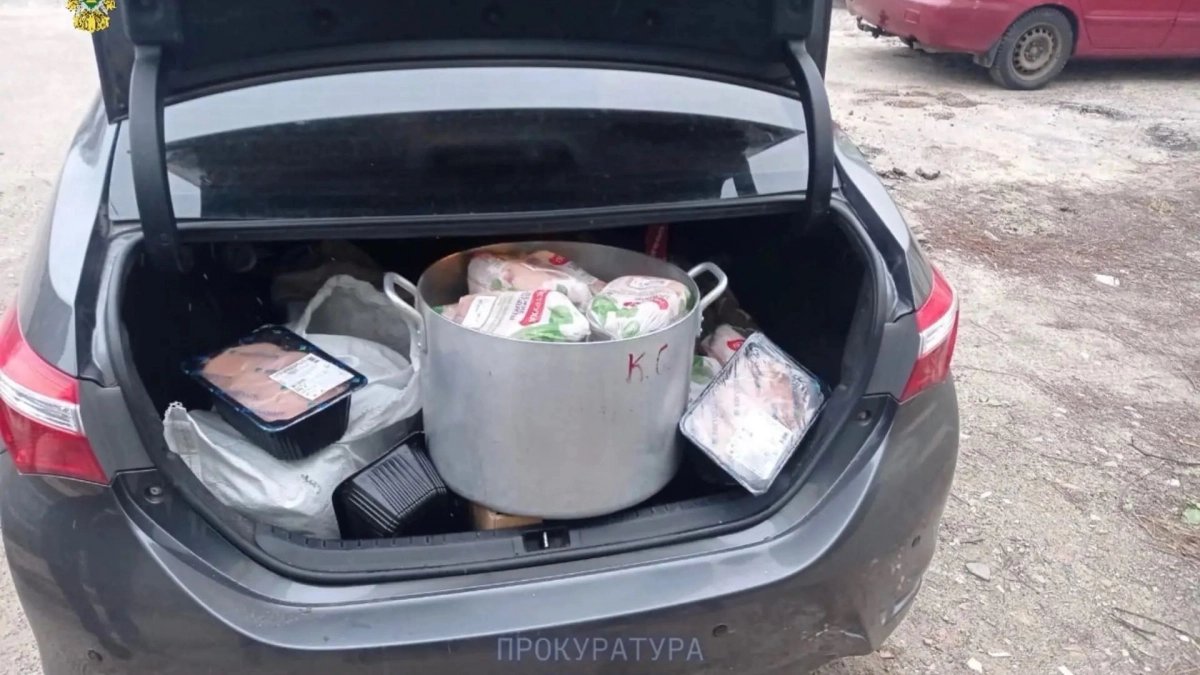 Заведующую столовой в Новочебоксарске судят за отравление детей просрочкой