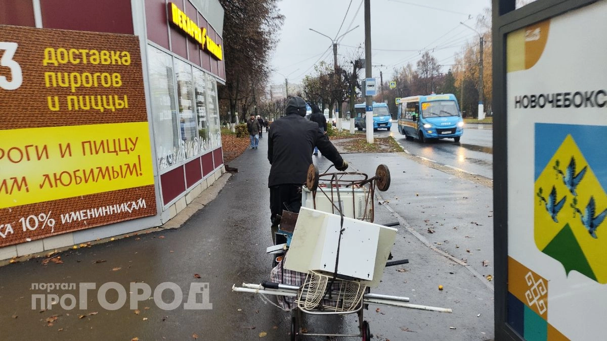 Главная проблема сентября: новочебоксарцы жалуются на состояние дорог и переполненные урны