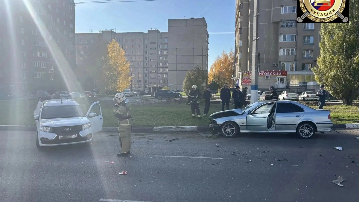 Два автомобилиста попали в больницу после утреннего ДТП в Новочебоксарске