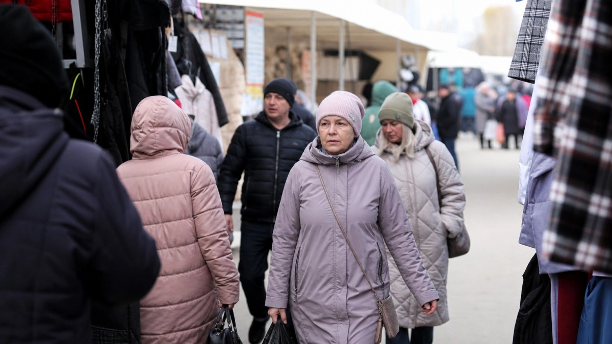 Меховые шапки или платки после 50: как носить, чтобы выглядеть на миллион, а не “как бабушка”