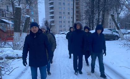 Новочебоксарские чиновники прошлись по городу и дали поручения местным коммунальным службам